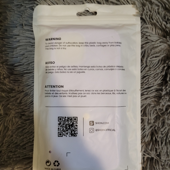 2 iphone 12 Pro Max Cases - Picture 4 of 11